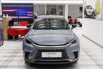 1.5 Hybrid Elegant | Tech