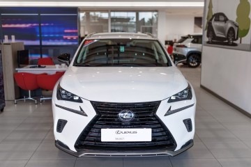 300 F Impression AWD