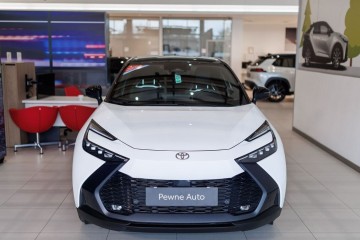 Toyota C-HR EXECUTIVE 2,0 Hybrid Dynamic Force Plug-in 223KM