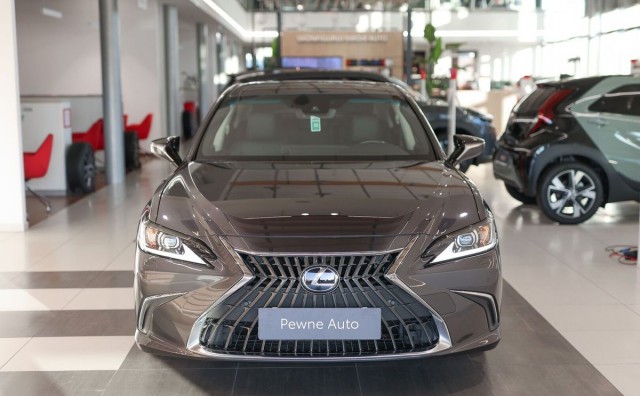 lexus